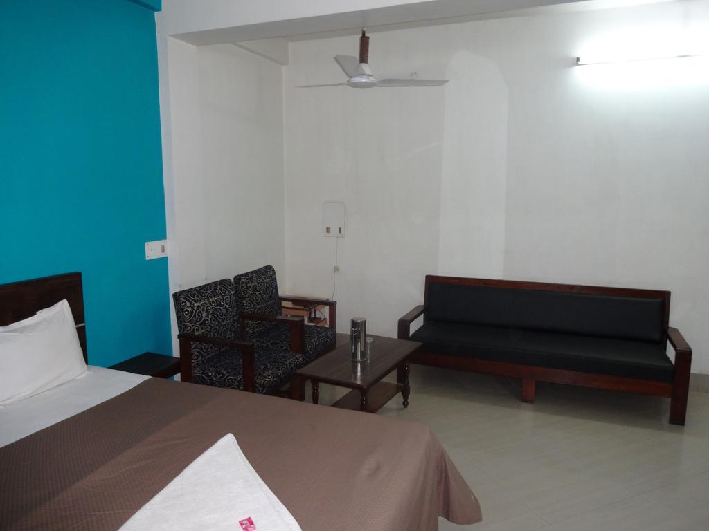 Ajatsatru Hotel Gaya Phòng bức ảnh
